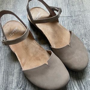 Dansko Rowan Sandal - Taupe SZ 38
